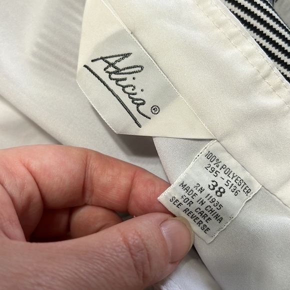 VTG Alicia Polyester Ruffled Blouse Top Ladies Women’s Size 38 - Picture 7 of 8